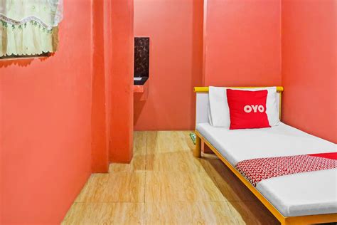 OYO 868 Solanos Transient House, Pasay .